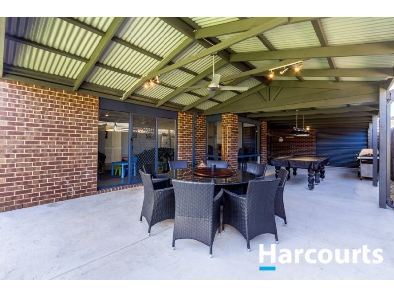 21 Phoenix Avenue, Cranbourne VIC 3977