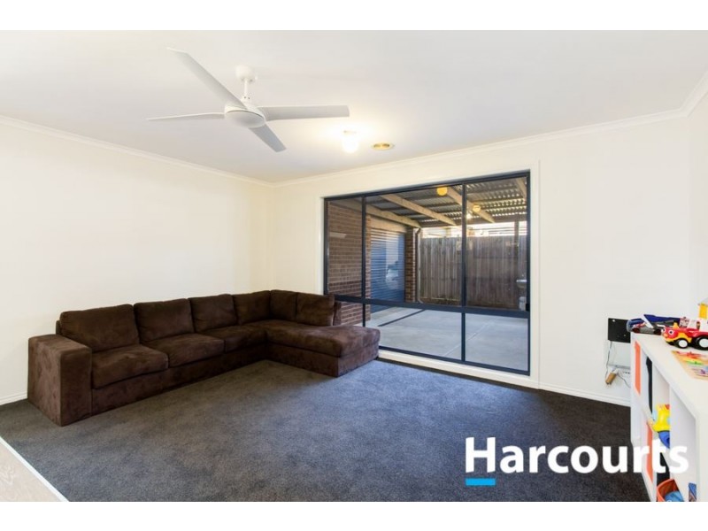 21 Phoenix Avenue, Cranbourne VIC 3977