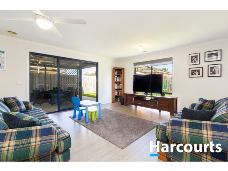 21 Phoenix Avenue, Cranbourne VIC 3977