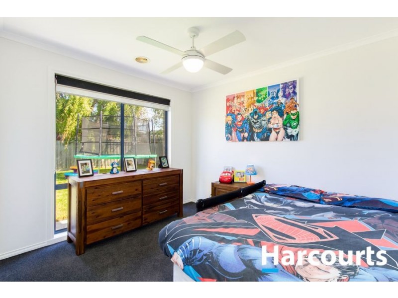 21 Phoenix Avenue, Cranbourne VIC 3977