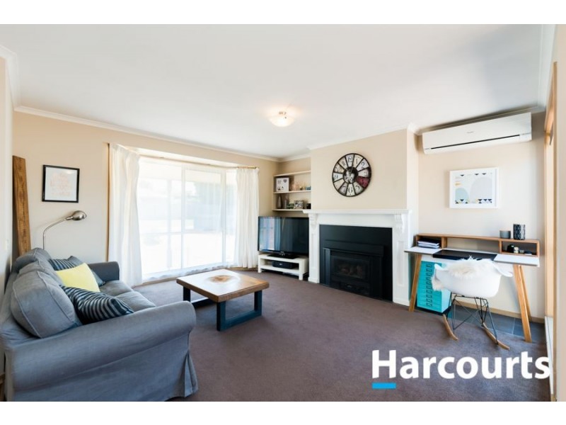 6 Wildwood Court, Cranbourne North VIC 3977