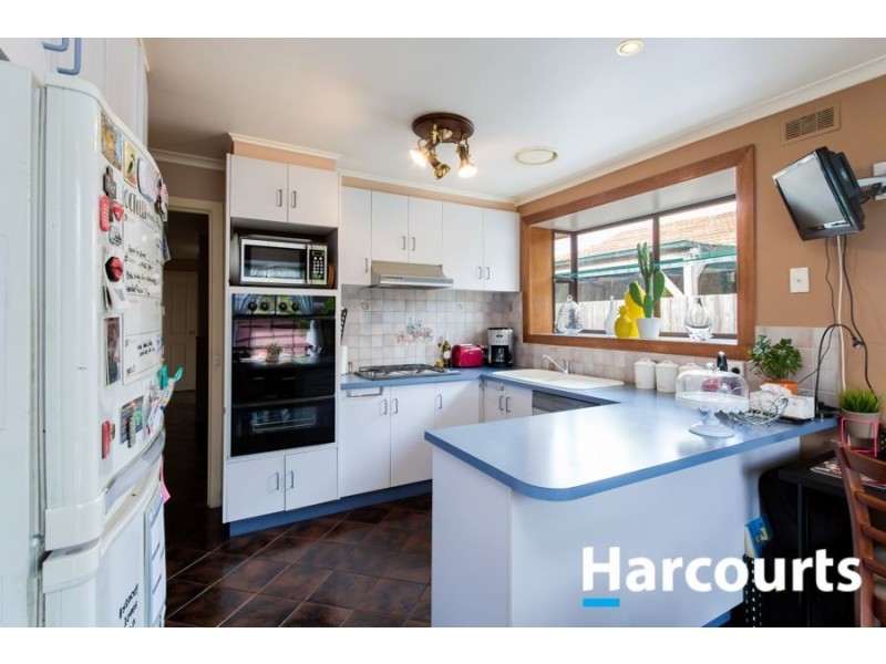 9 Ruffy Drive, Cranbourne VIC 3977