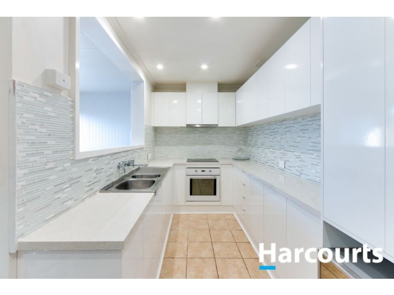 40 Valepark Crescent, Cranbourne VIC 3977