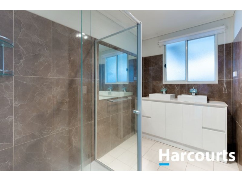 40 Valepark Crescent, Cranbourne VIC 3977