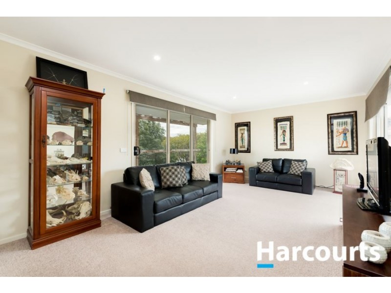 4 Fenfield Street, Cranbourne VIC 3977