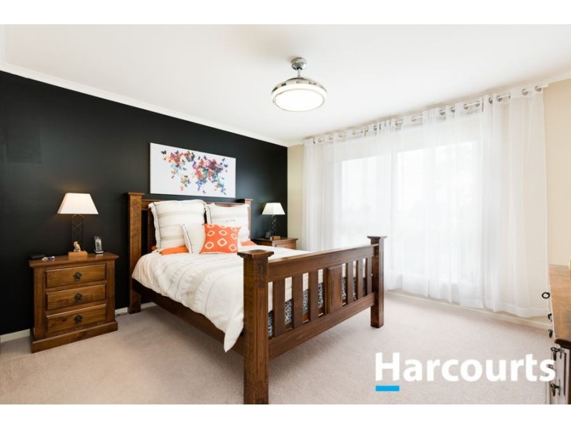 4 Fenfield Street, Cranbourne VIC 3977