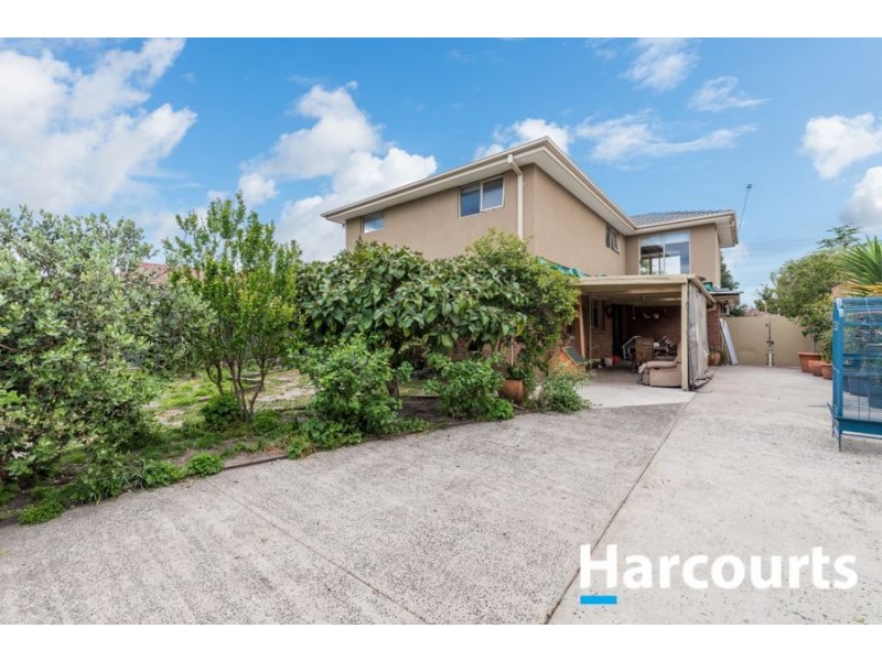 4 Fenfield Street, Cranbourne VIC 3977