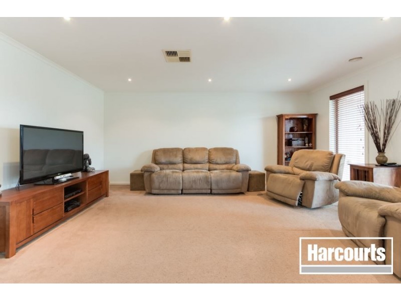 17 Trevino Way, Cranbourne North VIC 3977