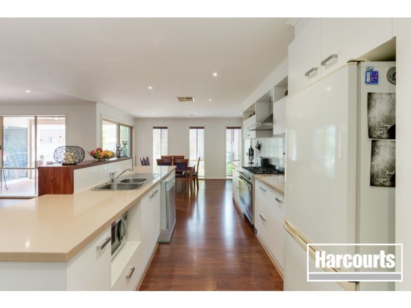 17 Trevino Way, Cranbourne North VIC 3977