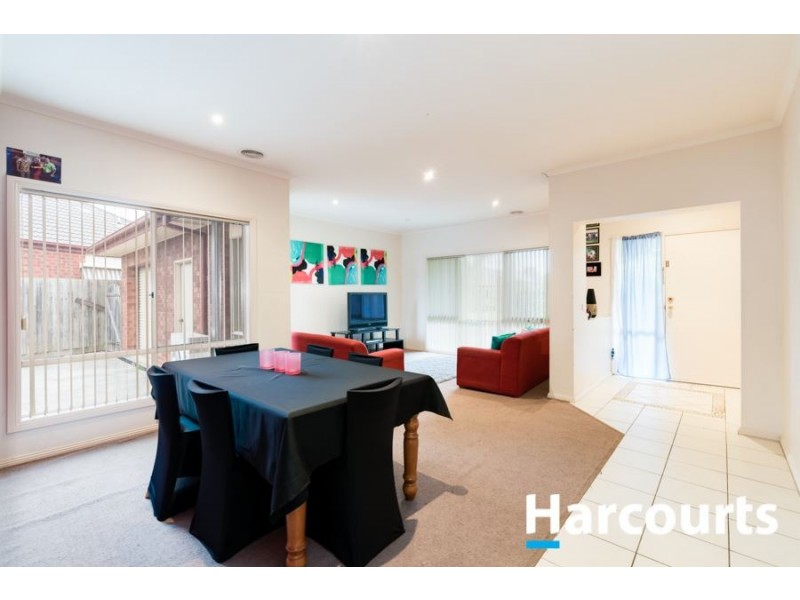 24 Ratcliffe Way, Lynbrook VIC 3975