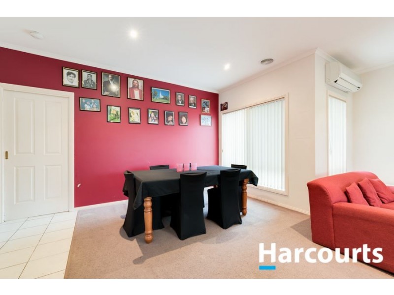 24 Ratcliffe Way, Lynbrook VIC 3975