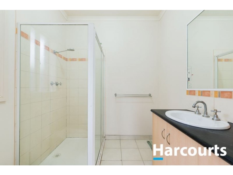 24 Ratcliffe Way, Lynbrook VIC 3975