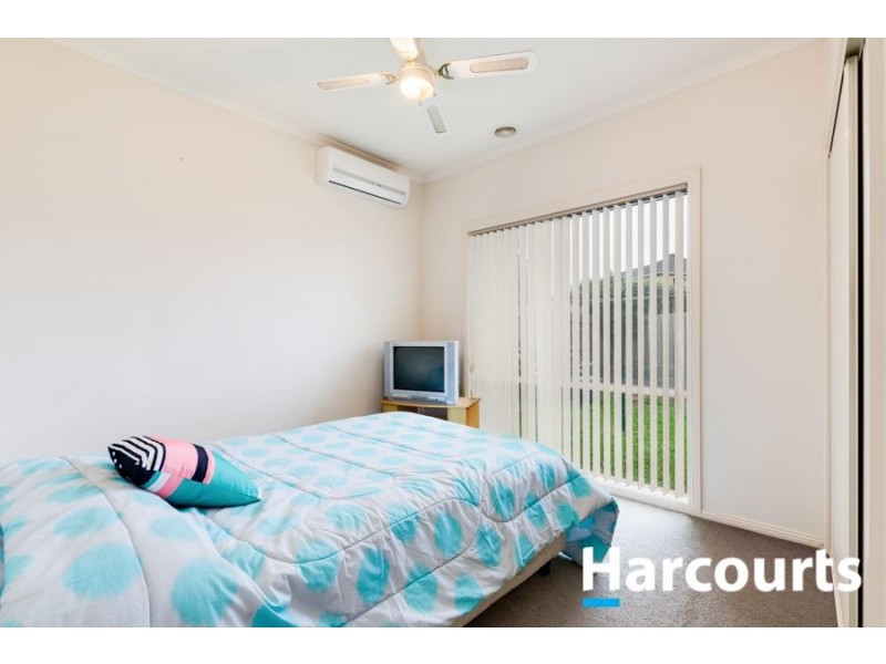 24 Ratcliffe Way, Lynbrook VIC 3975