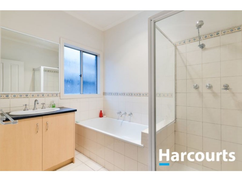 24 Ratcliffe Way, Lynbrook VIC 3975