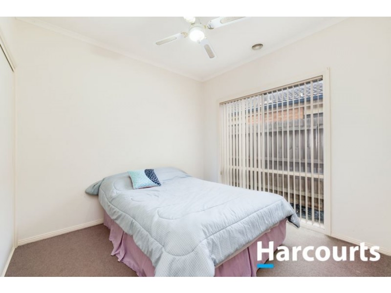 24 Ratcliffe Way, Lynbrook VIC 3975