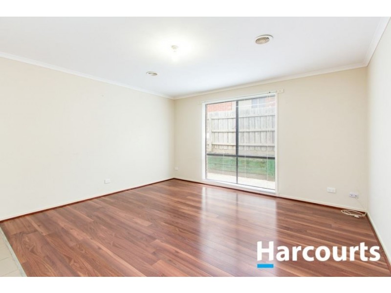 18 Tekarra Drive, Hampton Park VIC 3976