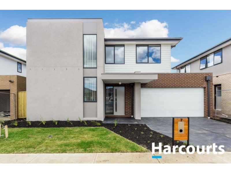 7 Portrait Place, Clyde North VIC 3978