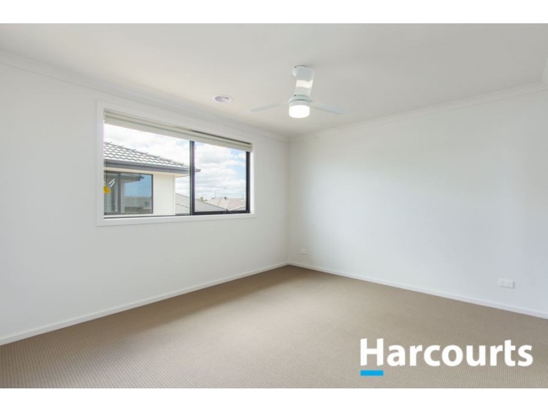 7 Portrait Place, Clyde North VIC 3978