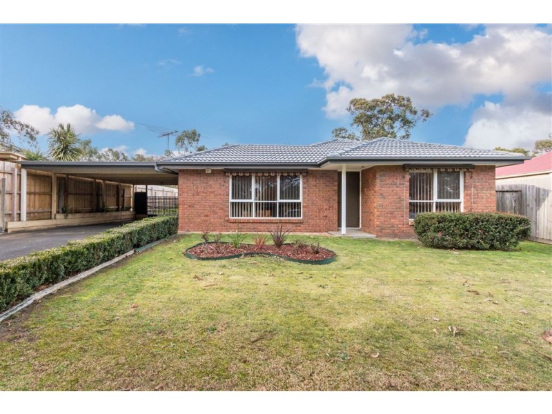 8 Phillip Court, Cranbourne VIC 3977