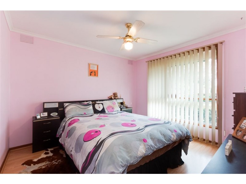 8 Phillip Court, Cranbourne VIC 3977