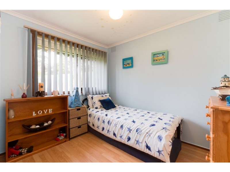 8 Phillip Court, Cranbourne VIC 3977