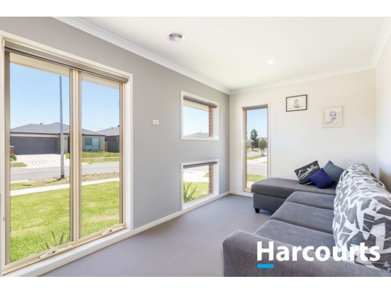 39 Artfield Street, Cranbourne East VIC 3977