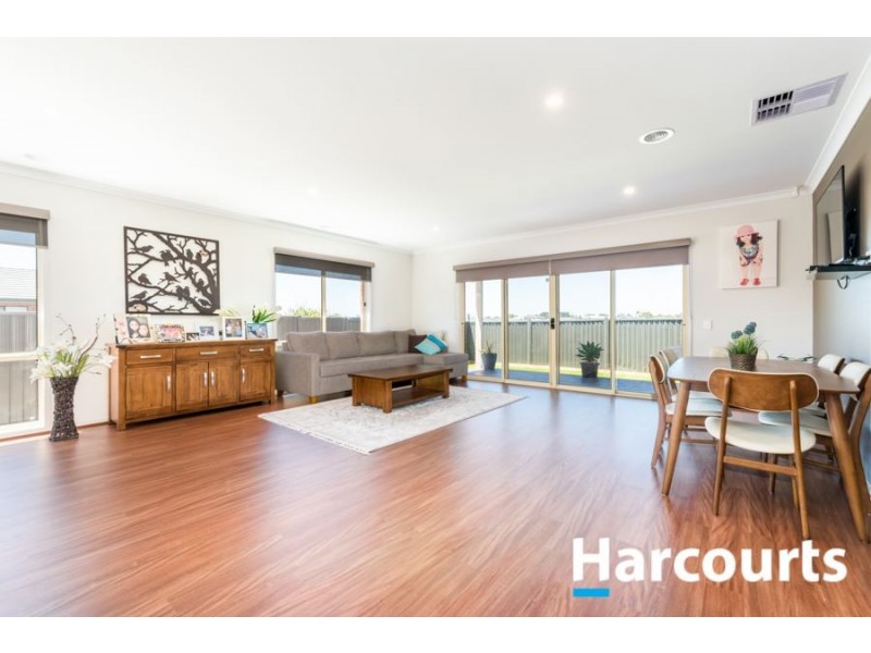 39 Artfield Street, Cranbourne East VIC 3977