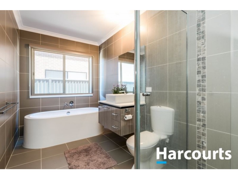 39 Artfield Street, Cranbourne East VIC 3977