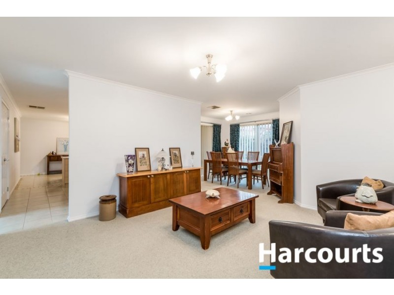 7 Cranberry Place, Cranbourne VIC 3977