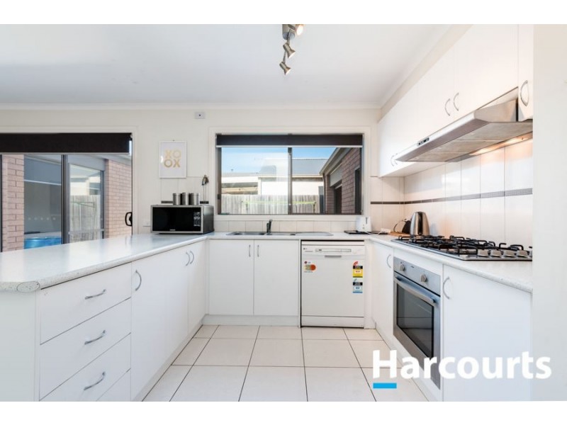 45 Taplan Crescent, Cranbourne West VIC 3977