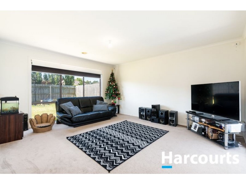 45 Taplan Crescent, Cranbourne West VIC 3977