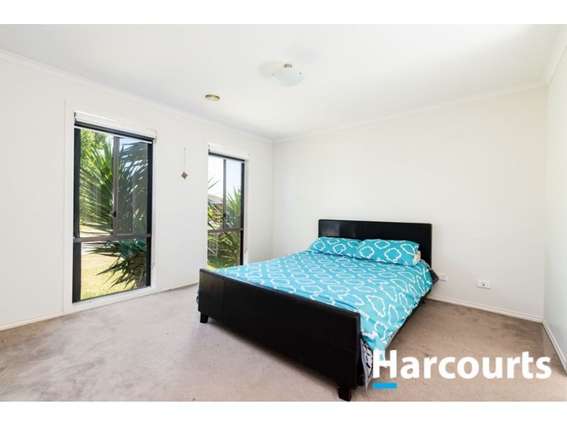 45 Taplan Crescent, Cranbourne West VIC 3977