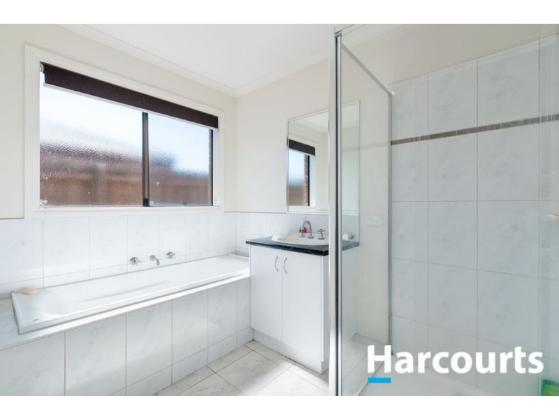 45 Taplan Crescent, Cranbourne West VIC 3977