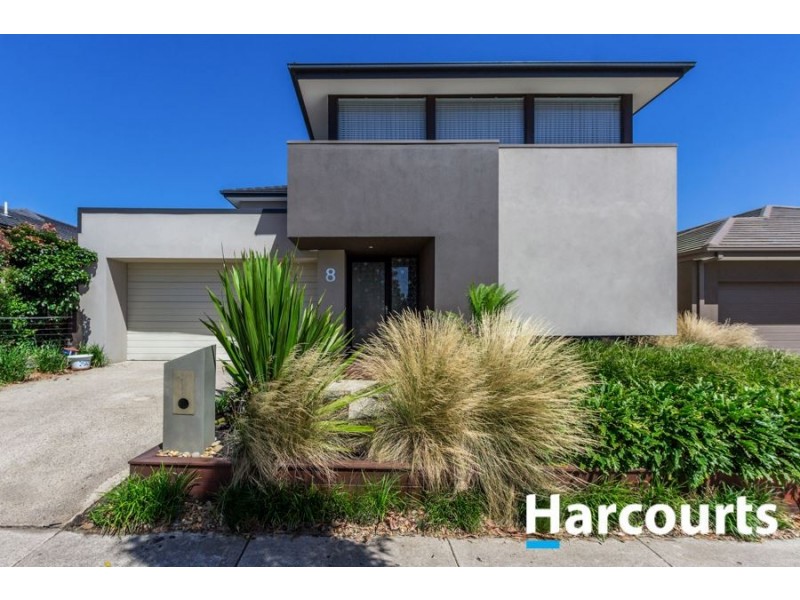 8 Eliburn Drive, Cranbourne East VIC 3977