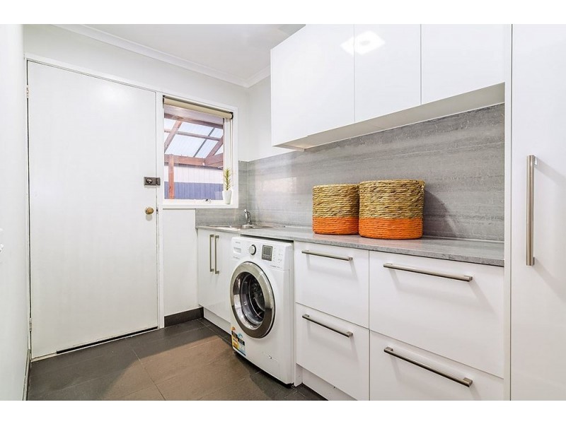 8 Porto Court, Cranbourne North VIC 3977