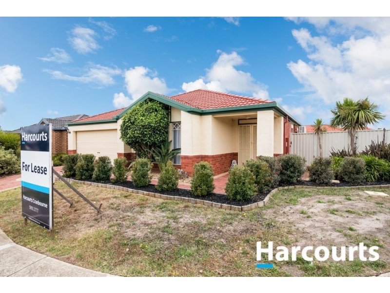 18 Gatehouse Parade, Cranbourne East VIC 3977