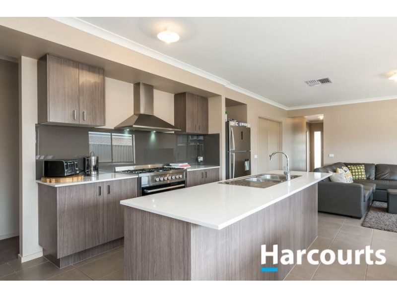 18 Cortula Road, Cranbourne East VIC 3977