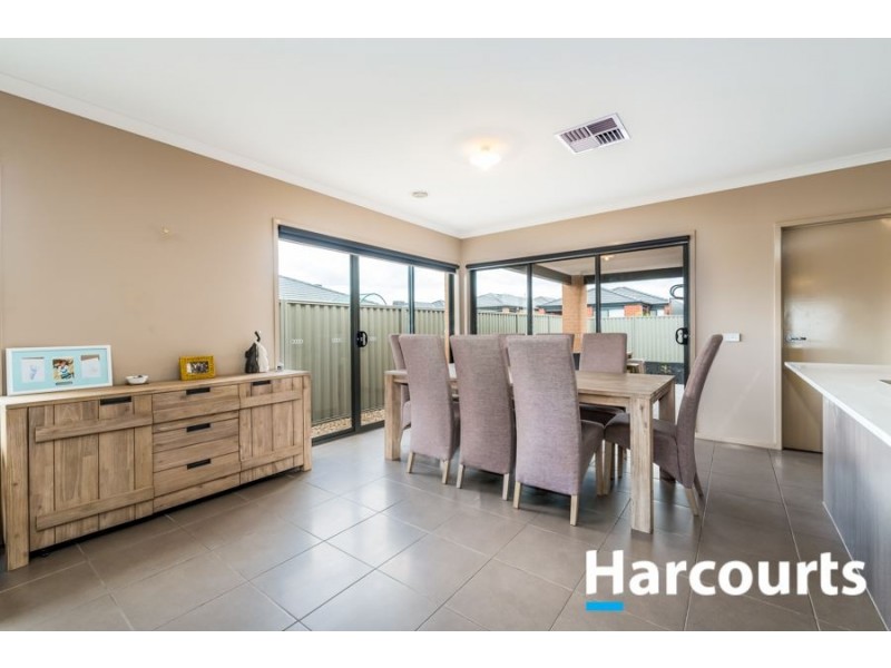 18 Cortula Road, Cranbourne East VIC 3977