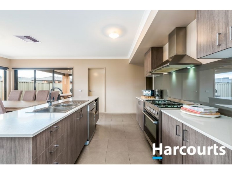 18 Cortula Road, Cranbourne East VIC 3977
