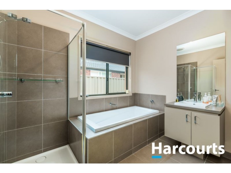 18 Cortula Road, Cranbourne East VIC 3977