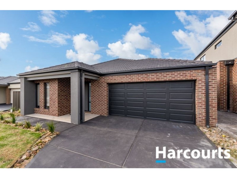 46 Stark Circuit, Cranbourne East VIC 3977