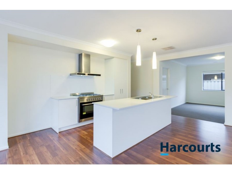 46 Stark Circuit, Cranbourne East VIC 3977