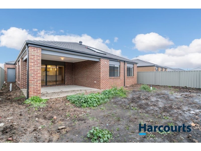 46 Stark Circuit, Cranbourne East VIC 3977
