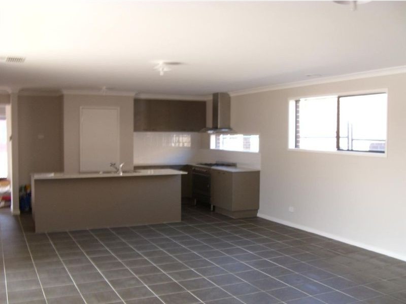 3 Benbrook Place, Lyndhurst VIC 3975