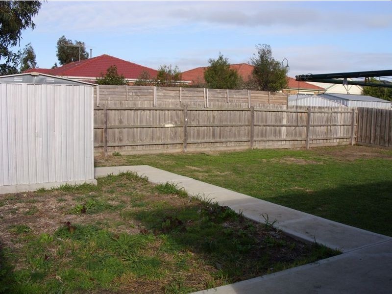 5 Mingay Place, Cranbourne West VIC 3977