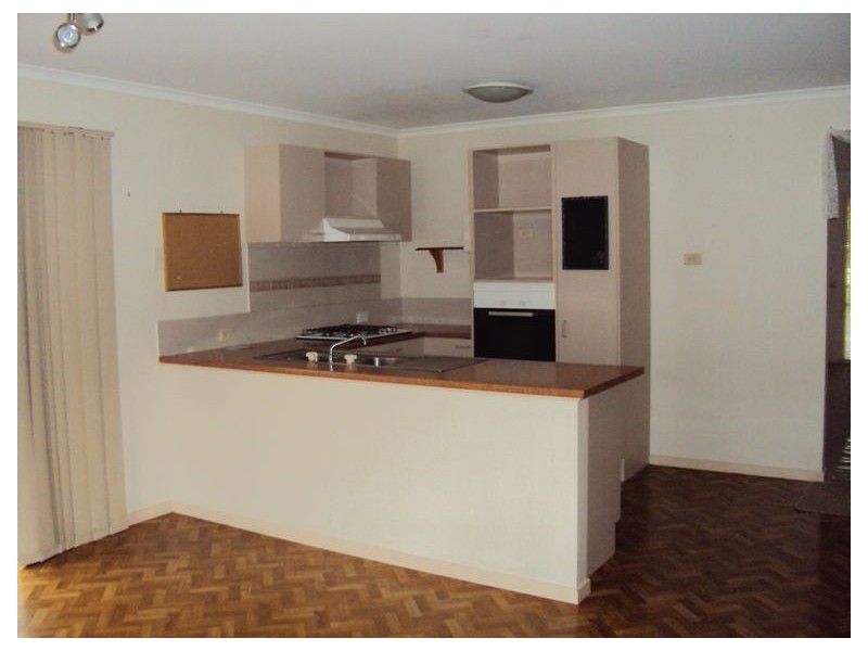 38 Scarborough Avenue, Cranbourne VIC 3977