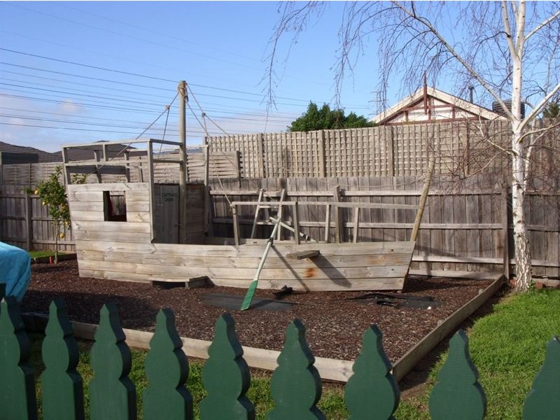 38 Scarborough Avenue, Cranbourne VIC 3977