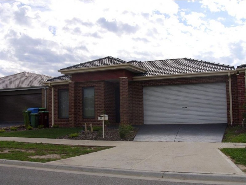 32 Bluemist Circuit, Lyndhurst VIC 3975
