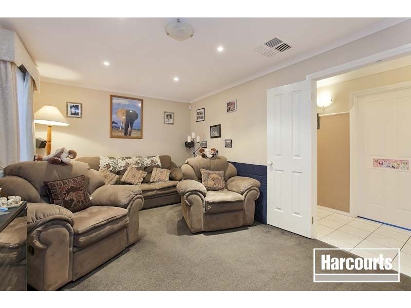 16 Forest Oak Court, Cranbourne VIC 3977