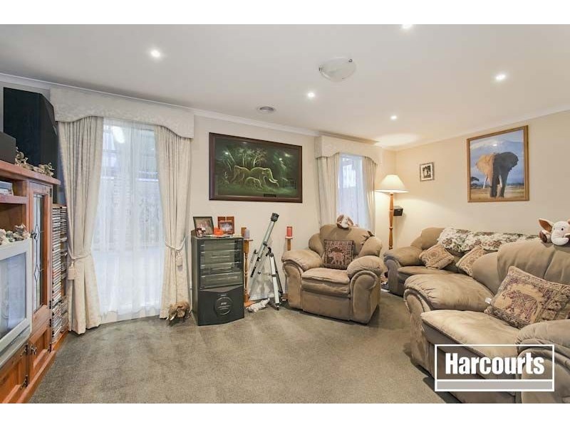 16 Forest Oak Court, Cranbourne VIC 3977